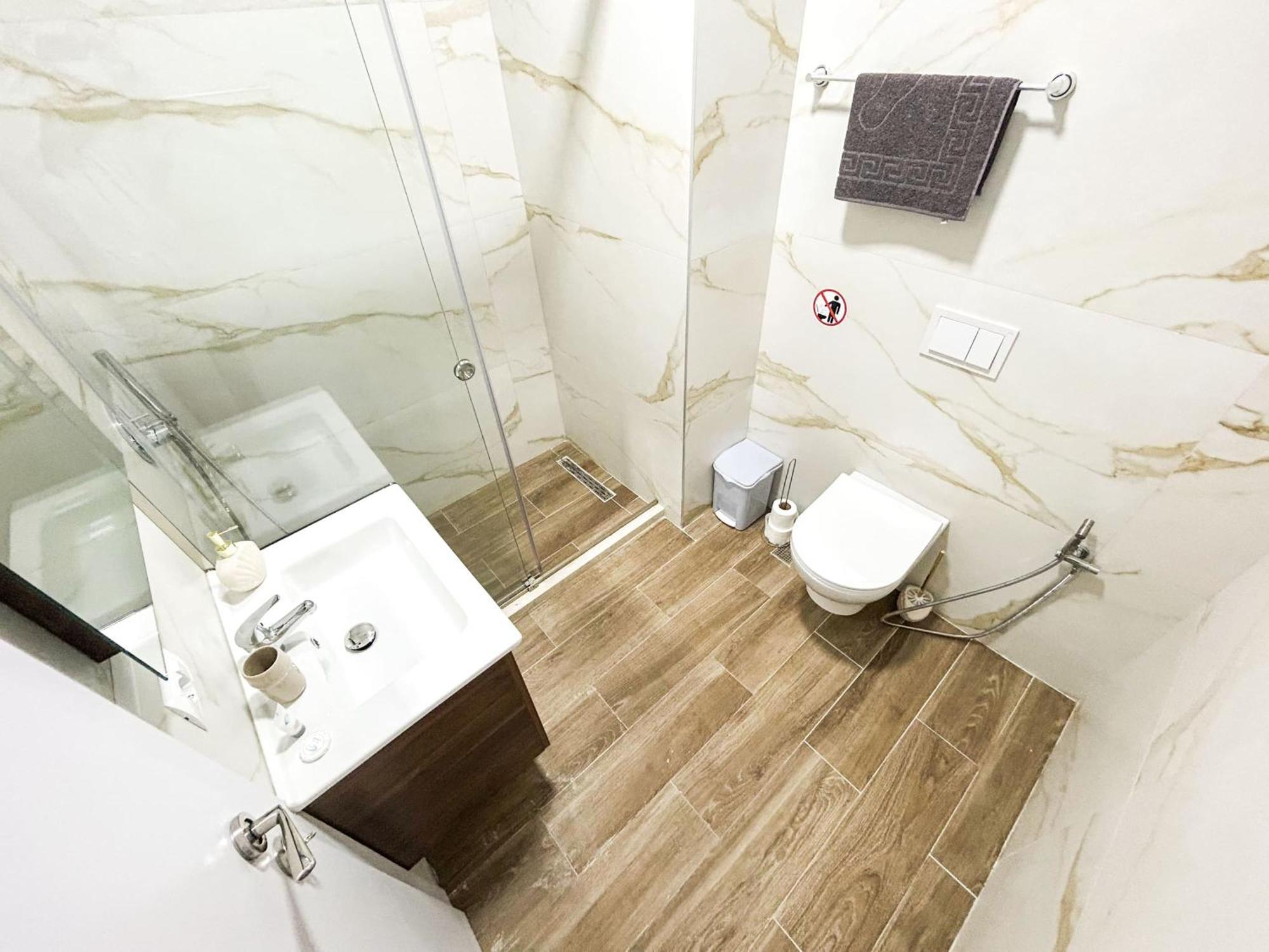 Apartment Wanted 673