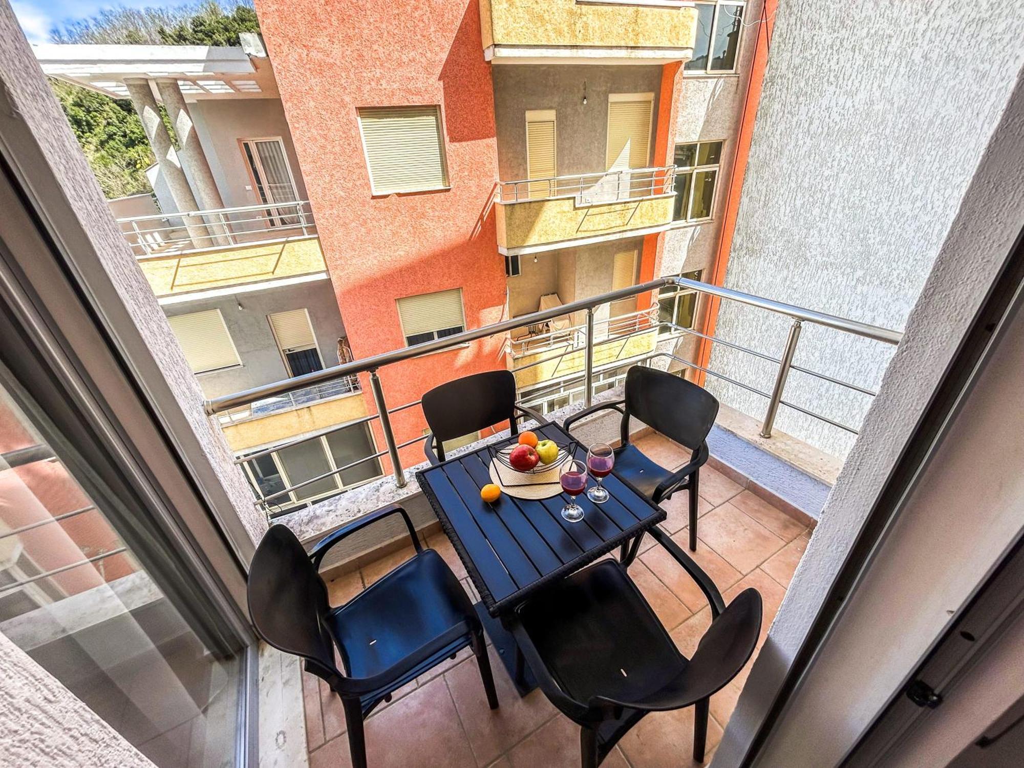 Apartment Wanted 673